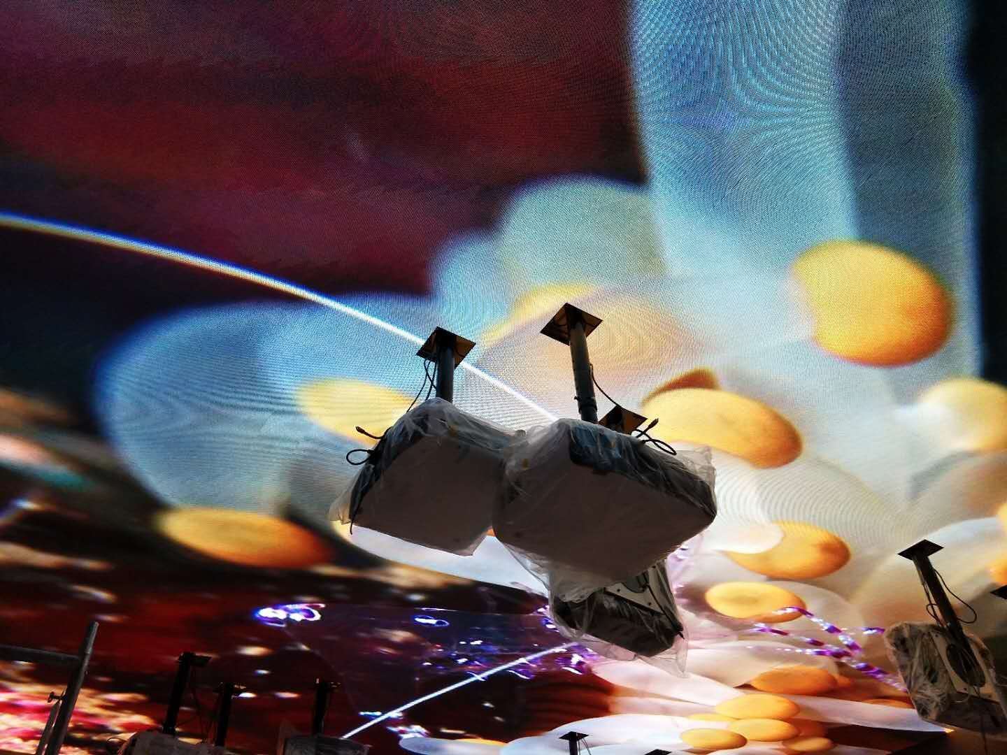 貴州遵義室內P4全彩LED天幕屏項目安裝完成